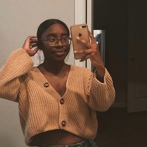 Meet your Posher, Destinee